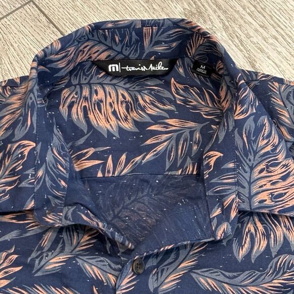Travis Mathew Shirt Mens Medium Blue Hawaiian Floral Aloha Tropical Pattern Golf - Picture 3 of 7